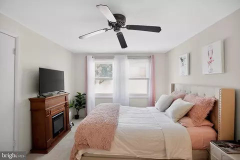 Bedroom - 2413 Pinefield Rd, Waldorf, MD 20601 photo 3 of 8