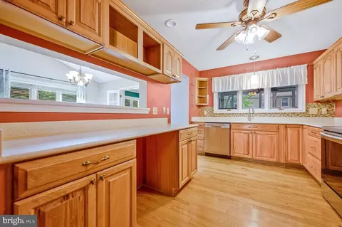 Kitchen - 14600 Honeysuckle Way, Issue, MD 20645 photo 4 of 4