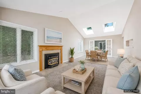 Living - 14600 Honeysuckle Way, Issue, MD 20645 photo 1 of 2