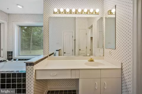 Bath - 14600 Honeysuckle Way, Issue, MD 20645 photo 2 of 4