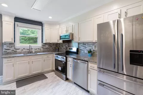 Kitchen - 8430 Warren Dr, Pomfret, MD 20675 photo 2 of 3