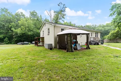 Exterior - 8430 Warren Dr, Pomfret, MD 20675 photo 2 of 4