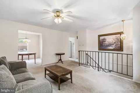 Living - 215 Compton Rd, Waldorf, MD 20602 photo 3 of 5