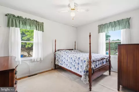 Bedroom - 215 Compton Rd, Waldorf, MD 20602 photo 3 of 8