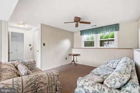 Living - 215 Compton Rd, Waldorf, MD 20602 photo 4 of 5