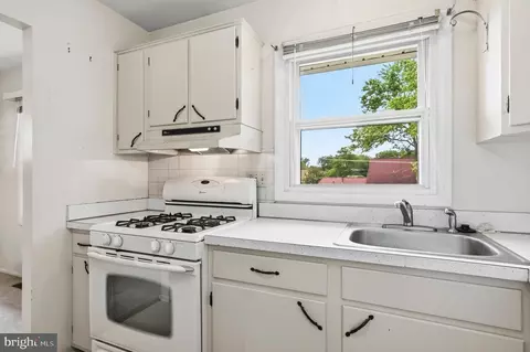 Kitchen - 215 Compton Rd, Waldorf, MD 20602 photo 2 of 2
