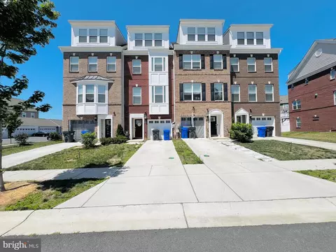 11687 Emily Dickinson Pl, White Plains, MD 20695