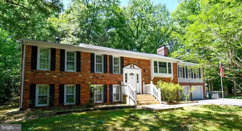 8870 Brook Dr, Waldorf, MD 20603