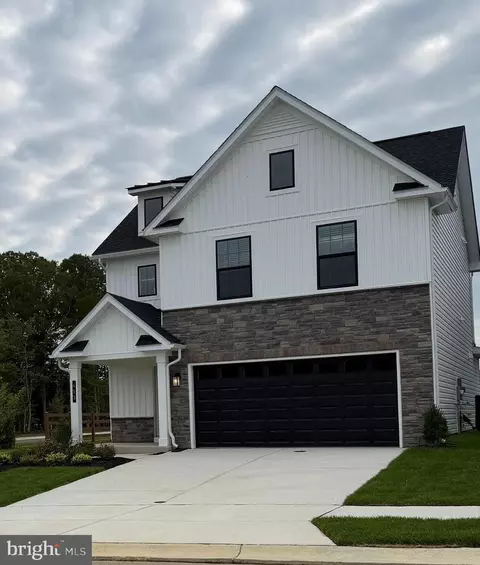 453 Pinehurst St, La Plata, MD 20646