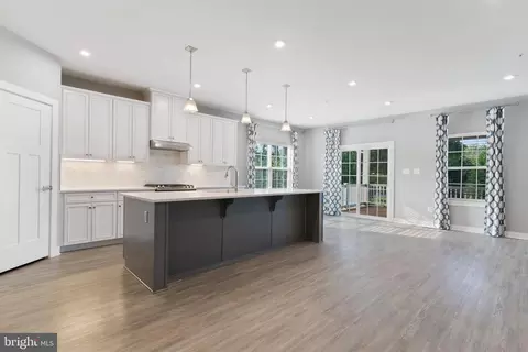 10602 Starfire Ln, Waldorf, MD 20603