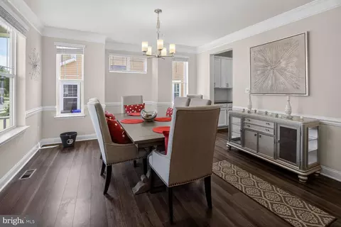 5451 Dundee Ln, White Plains, MD 20695