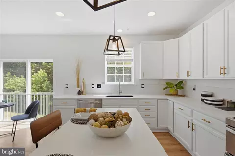 Kitchen - 6735 Mccormick Dr, Bryans Road, MD 20616 photo 4 of 4