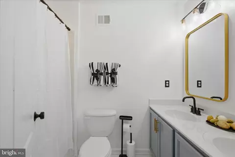 Bath - 6735 Mccormick Dr, Bryans Road, MD 20616 photo 2 of 4