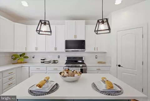 Kitchen - 6735 Mccormick Dr, Bryans Road, MD 20616 photo 2 of 4
