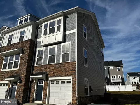 5513 Aberdeen Pl, White Plains, MD 20695