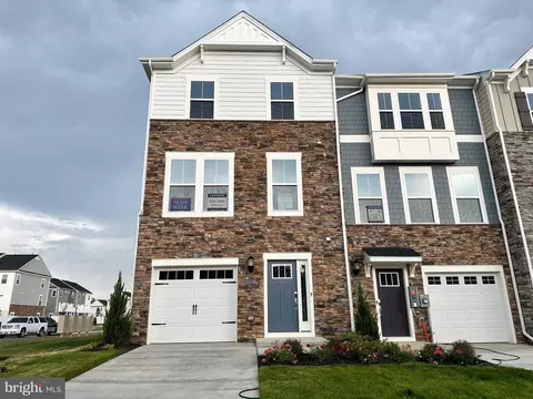 10538 Cobbler Pl, White Plains, MD 20695