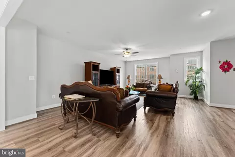 Entry Way - 982 Rye Dr, La Plata, MD 20646 photo 5 of 6