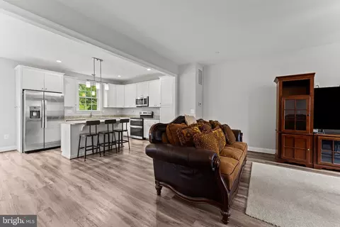 Entry Way - 982 Rye Dr, La Plata, MD 20646 photo 6 of 6