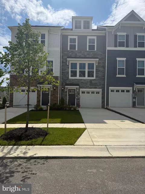 5537 Marksburg Pl, White Plains, MD 20695