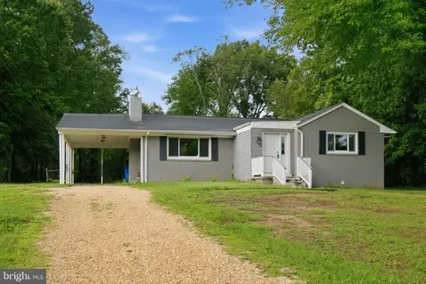 5281 Red Hill Dr, Indian Head, MD 20640