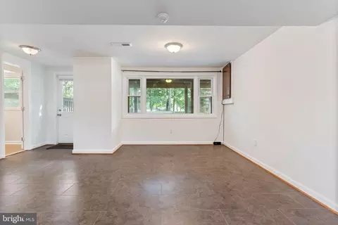 Living - 3754 Gardiner Rd, Waldorf, MD 20601 photo 6 of 6