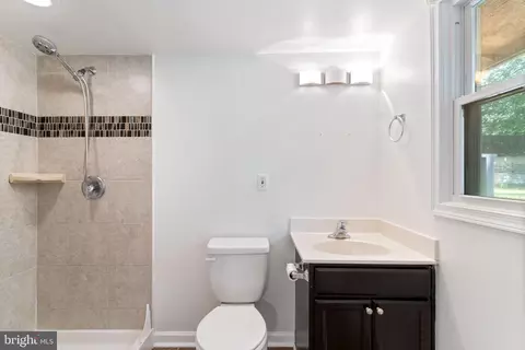 Bath - 3754 Gardiner Rd, Waldorf, MD 20601 photo 3 of 3