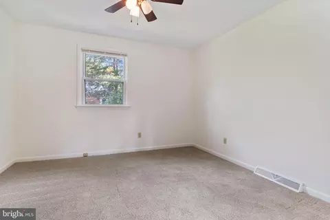 Bedroom - 3754 Gardiner Rd, Waldorf, MD 20601 photo 4 of 5