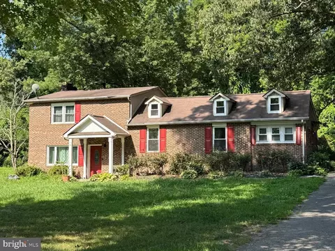 5715 Hawthorne Rd, La Plata, MD 20646