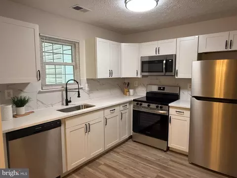 16 Chinaberry Ln, Indian Head, MD 20640