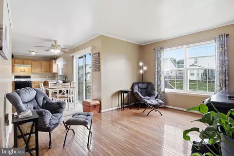 3869 Shiner Ct, Waldorf, MD 20603