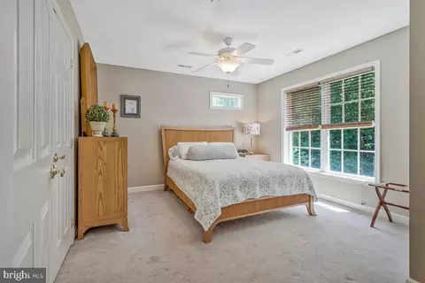 Bedroom - 11565 Magnolia Ct, Issue, MD 20645 photo 5 of 6