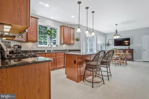 Kitchen - 11565 Magnolia Ct, Issue, MD 20645 photo 4 of 6