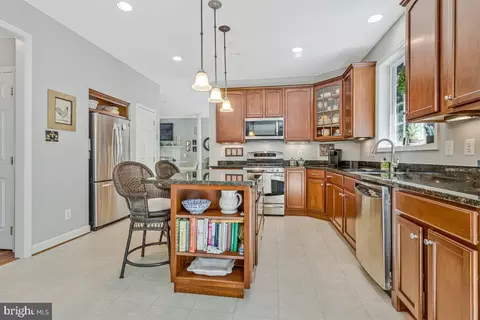 Kitchen - 11565 Magnolia Ct, Issue, MD 20645 photo 3 of 6