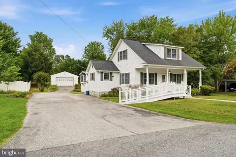 305 Prospect St, La Plata, MD 20646