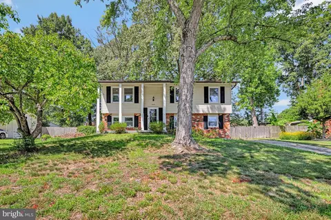 409 University Dr, Waldorf, MD 20602