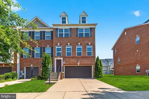 11378 Sandhurst Pl, White Plains, MD 20695
