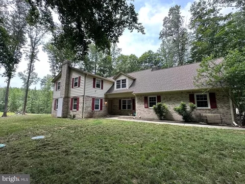7075 Wood Glen Dr, Hughesville, MD 20637