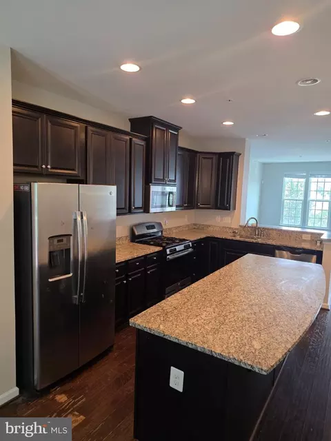 Kitchen - 3166 High Rocks Pl, Waldorf, MD 20601 photo 4 of 5