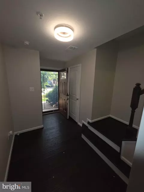 Entry Way - 3166 High Rocks Pl, Waldorf, MD 20601 photo 2 of 6