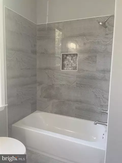 Bath - 14645 Balsam Ct, Swan Point, MD 20645 photo 5 of 6