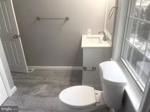 Bath - 14645 Balsam Ct, Swan Point, MD 20645 photo 6 of 6