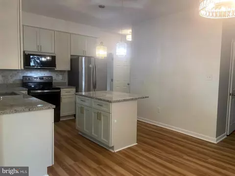 Kitchen - 14645 Balsam Ct, Swan Point, MD 20645 photo 2 of 2
