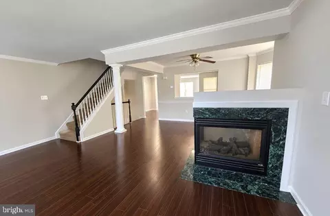 Living - 3071 Miranda Pl, Waldorf, MD 20603 photo 3 of 5