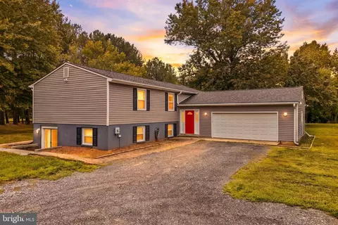 13725 Charles St, Charlotte Hall, MD 20622