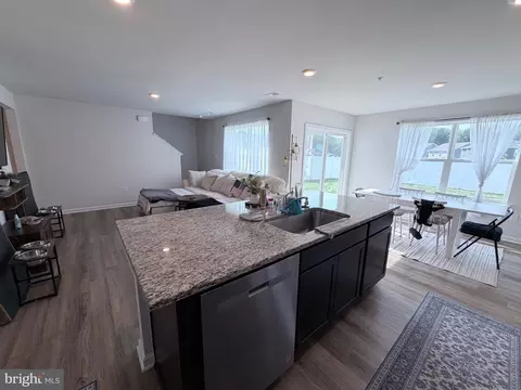 Entry Way - 554 Fawn Meadow Ln, La Plata, MD 20646 photo 1 of 4