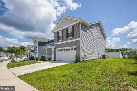 Exterior - 554 Fawn Meadow Ln, La Plata, MD 20646 photo 4 of 7