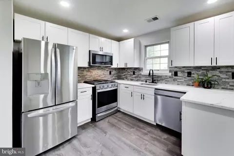 Kitchen - 2809 Hackney Ln, Waldorf, MD 20602 photo 2 of 4