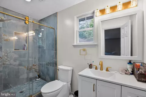 Bath - 14750 Jennifer Ct, Swan Point, MD 20645 photo 1 of 3