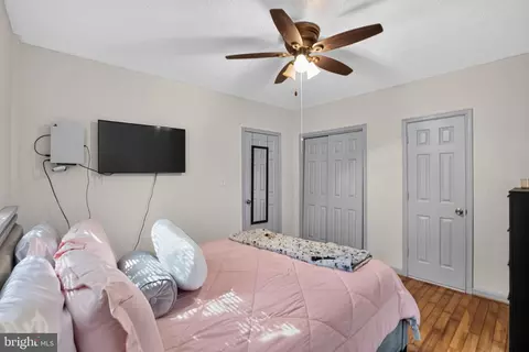 Bedroom - 14750 Jennifer Ct, Swan Point, MD 20645 photo 2 of 6
