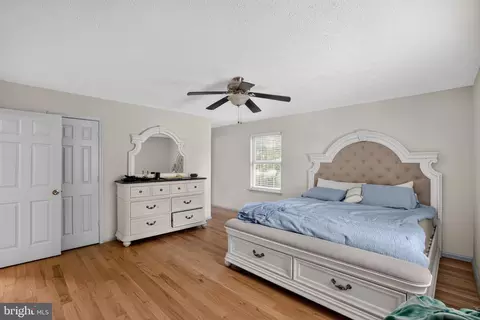 Bedroom - 14750 Jennifer Ct, Swan Point, MD 20645 photo 1 of 6